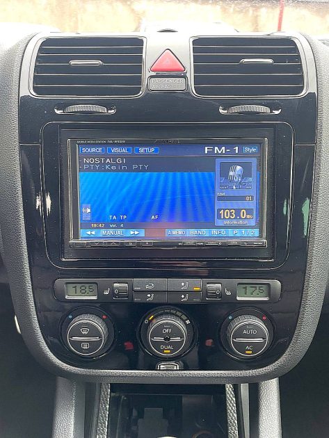 VOLKSWAGEN GOLF R32 2008