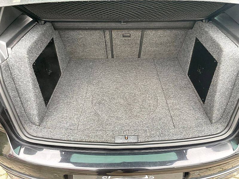 VOLKSWAGEN GOLF R32 2008