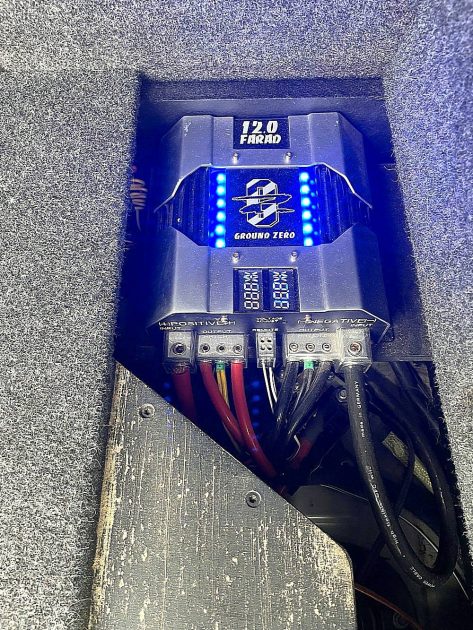 VOLKSWAGEN GOLF R32 2008