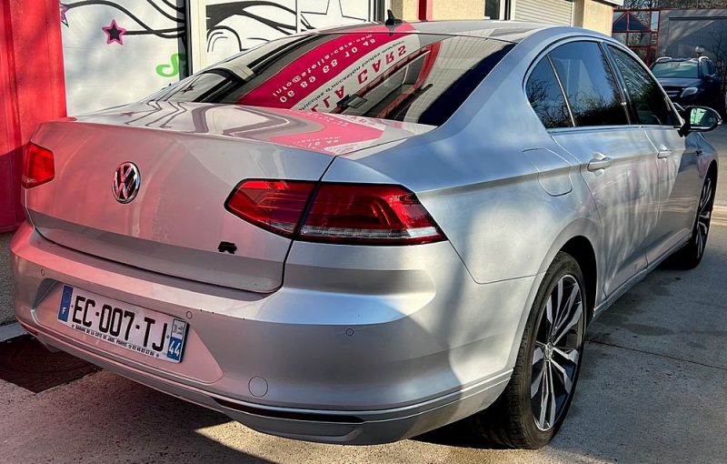 VOLKSWAGEN PASSAT 2016