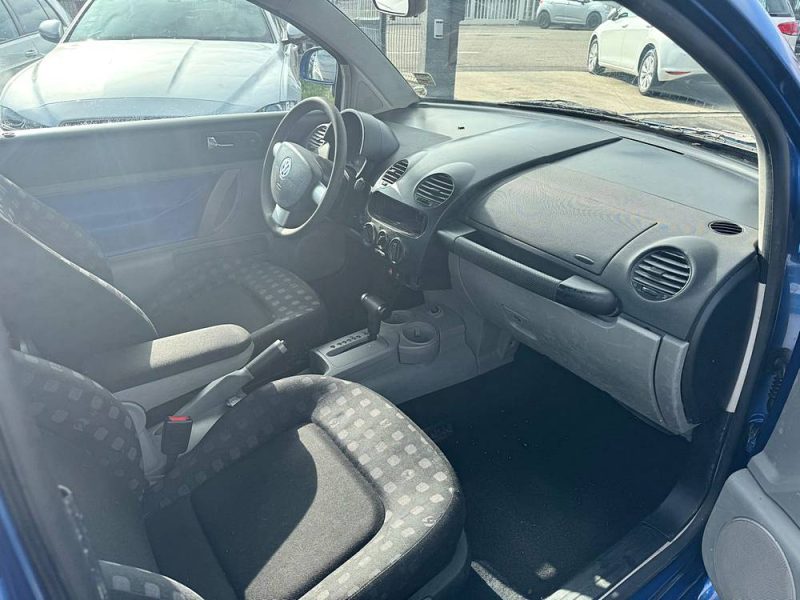 VOLKSWAGEN NEW BEETLE 2001