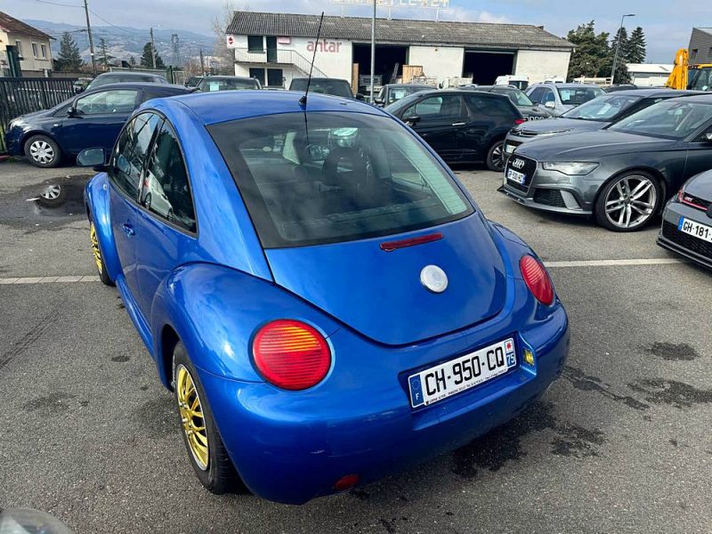 VOLKSWAGEN NEW BEETLE 2001