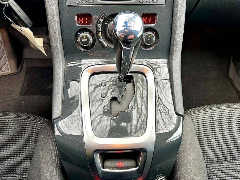 PEUGEOT 5008 1.6 BlueHDI 120 ALLURE EAT6 7 Places