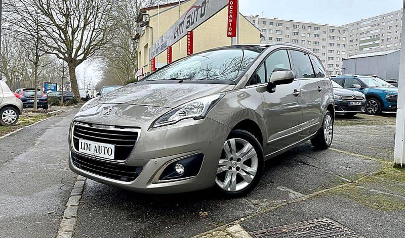 PEUGEOT 5008 1.6 BlueHDI 120 ALLURE EAT6 7 Places