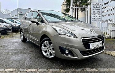 PEUGEOT 5008 1.6 BlueHDI 120 ALLURE EAT6 7 Places