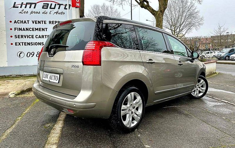 PEUGEOT 5008 1.6 BlueHDI 120 ALLURE EAT6 7 Places