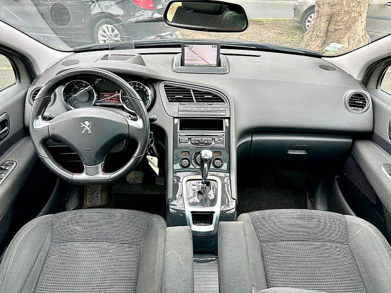 PEUGEOT 5008 1.6 BlueHDI 120 ALLURE EAT6 7 Places