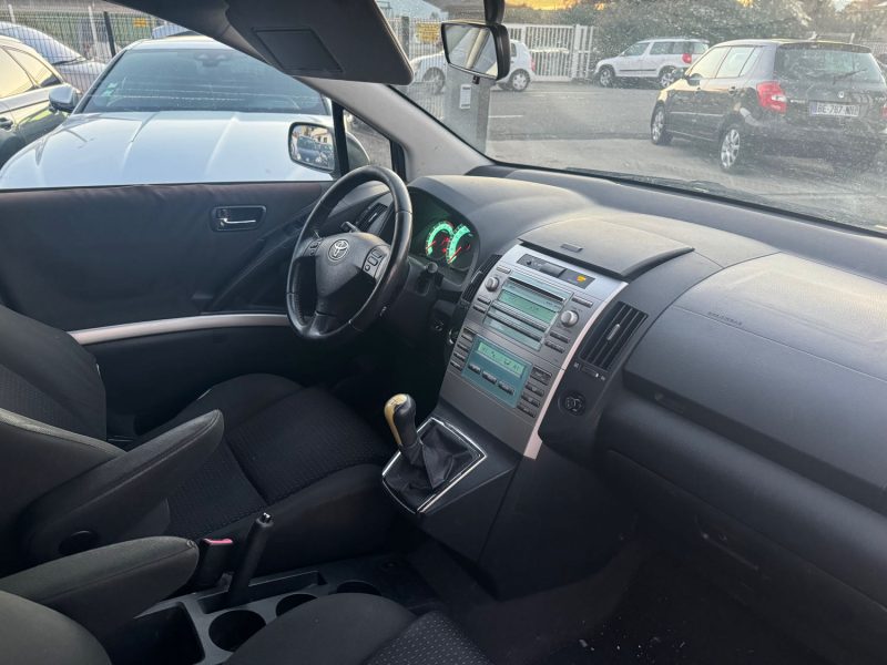 TOYOTA COROLLA VERSO 2008