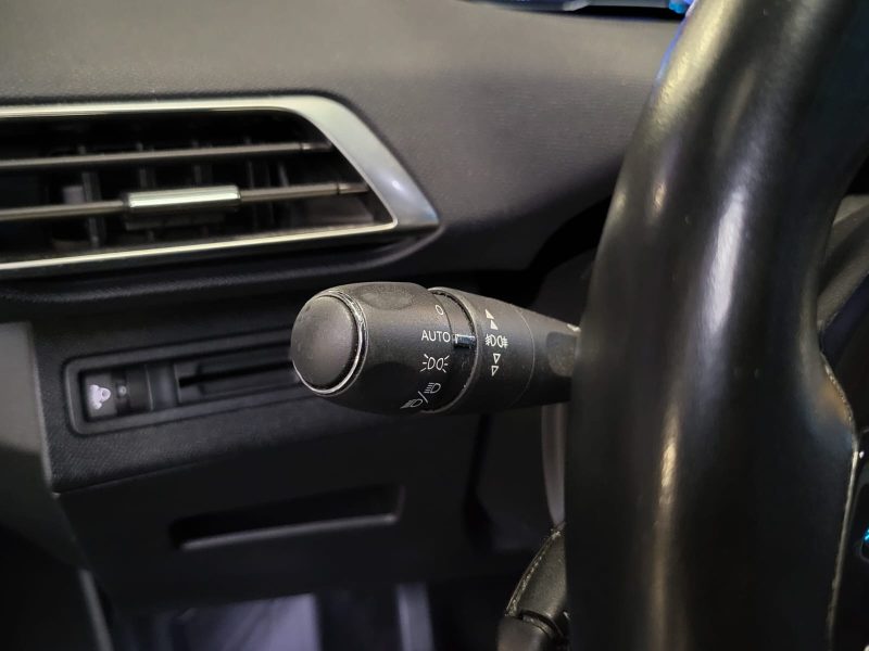 PEUGEOT 5008 1.2 PURETECH 130cv ALLURE 