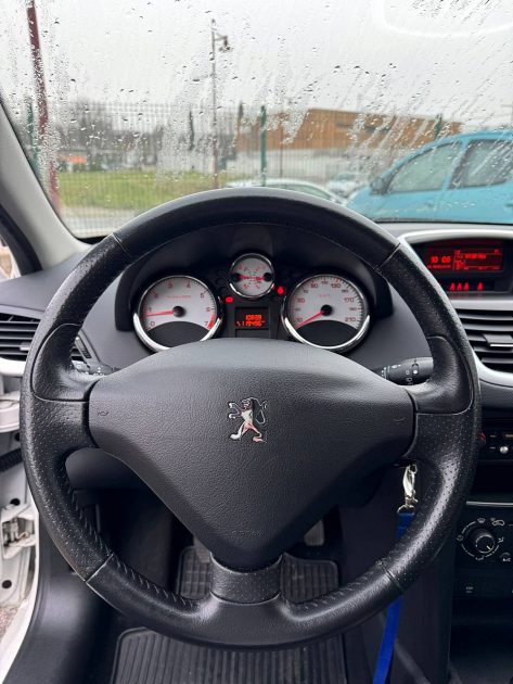 PEUGEOT  207 2010 1.4 VTI 95CV Urban / Moteur à Chaine / CT OK / Révisée 