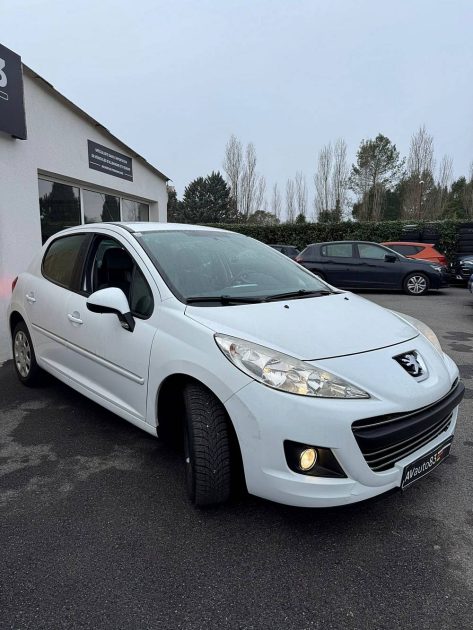 PEUGEOT  207 2010 1.4 VTI 95CV Urban / Moteur à Chaine / CT OK / Révisée 