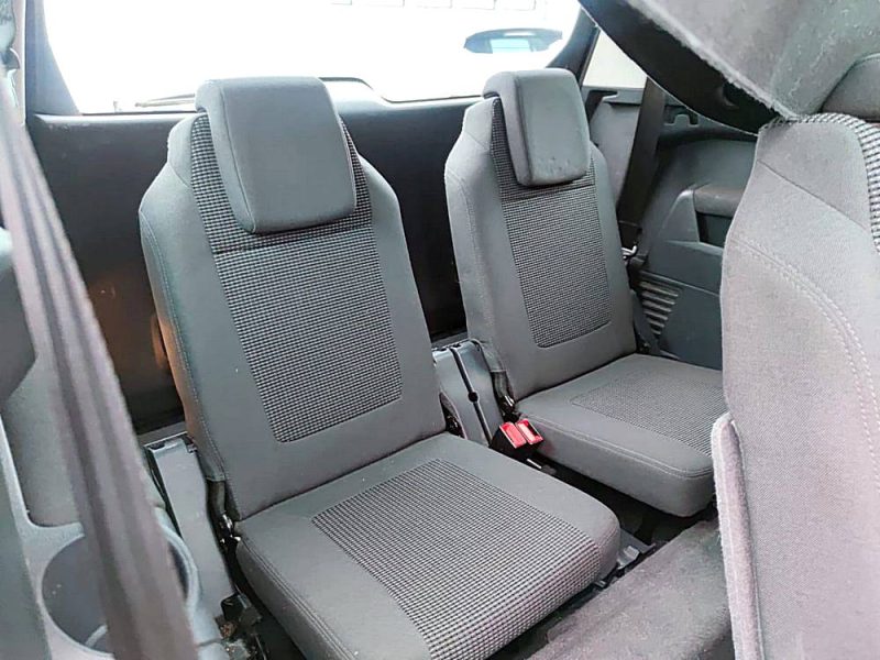 PEUGEOT 5008 Style 7pl 1.6 HDi 112ch