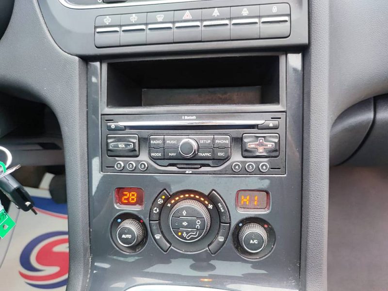 PEUGEOT 5008 Style 7pl 1.6 HDi 112ch