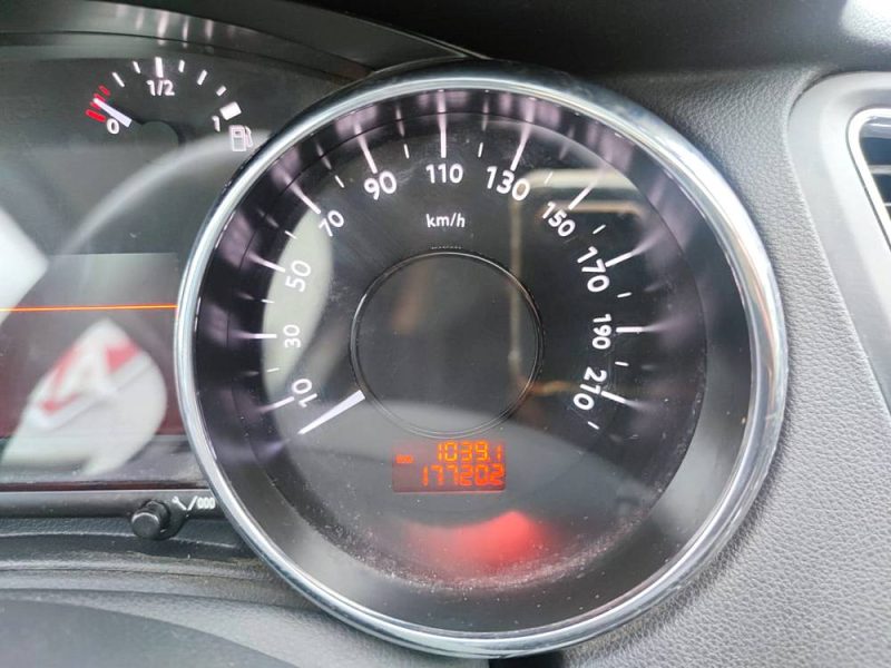 PEUGEOT 5008 Style 7pl 1.6 HDi 112ch