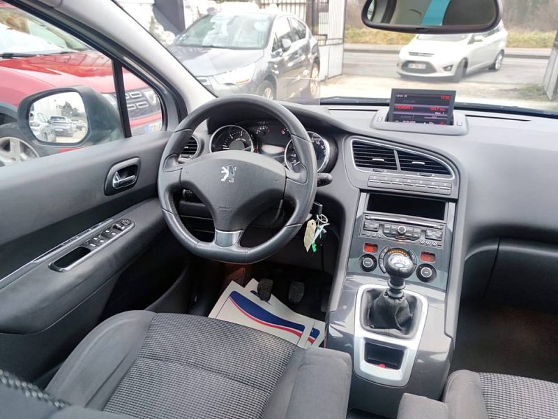 PEUGEOT 5008 Style 7pl 1.6 HDi 112ch