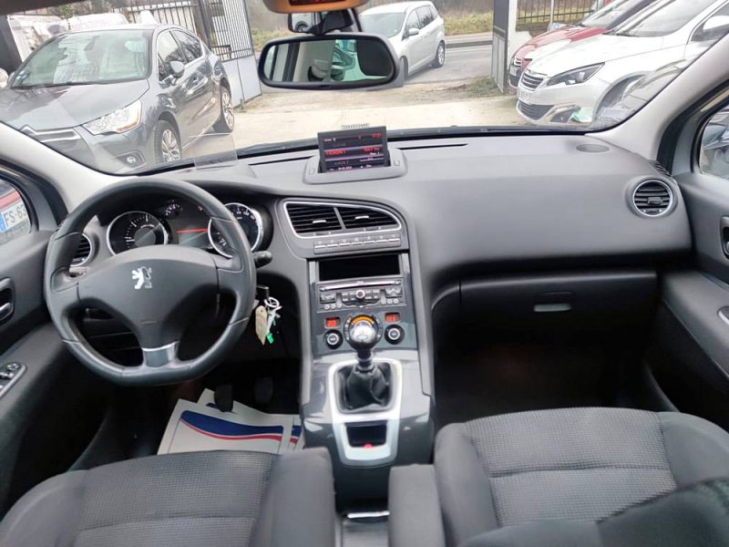 PEUGEOT 5008 Style 7pl 1.6 HDi 112ch