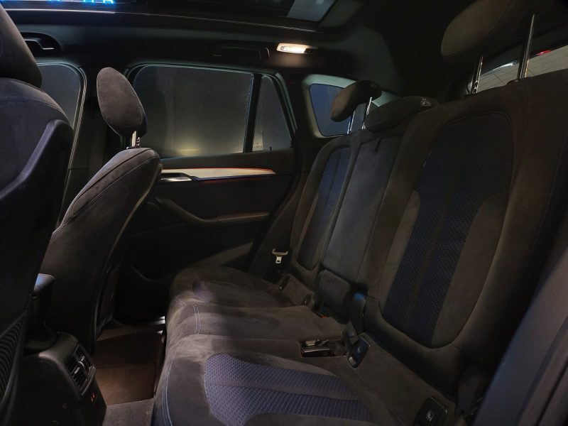 BMW X1 xDrive 20 d 190Cv PACK M / TOIT OUVRANT + SIEGES CHAUFFANTS + CAMERA RECUL / 