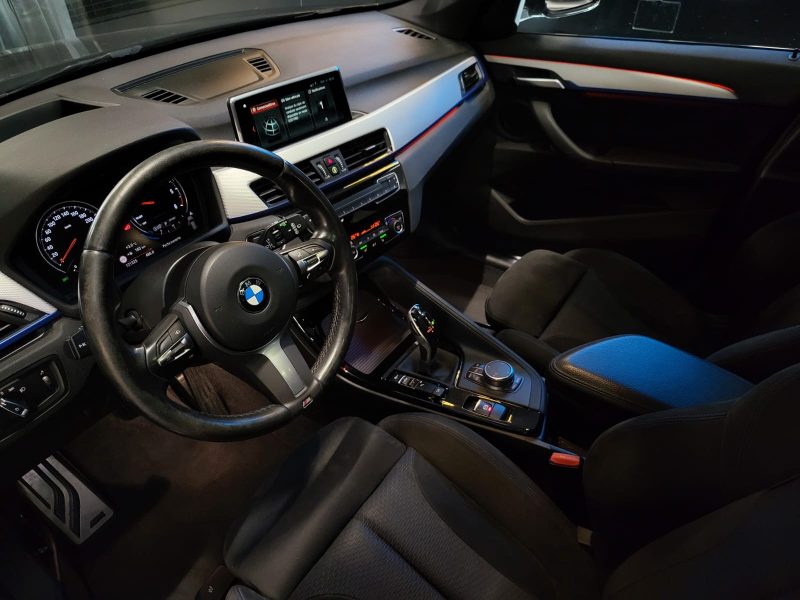 BMW X1 xDrive 20 d 190Cv PACK M / TOIT OUVRANT + SIEGES CHAUFFANTS + CAMERA RECUL / 