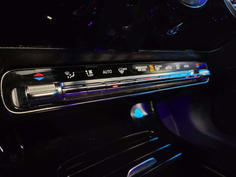 MERCEDES CLASSE A 200 163cv AMG LINE / SUIVI COMPLET MERCEDES / SIEGES ELECTRIQUES / TOIT OUVRANT / 