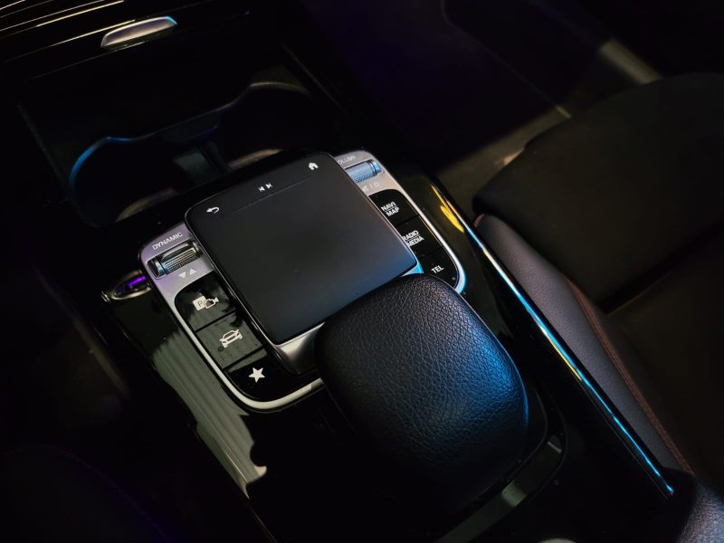 MERCEDES CLASSE A 200 163cv AMG LINE / SUIVI COMPLET MERCEDES / SIEGES ELECTRIQUES / TOIT OUVRANT / 