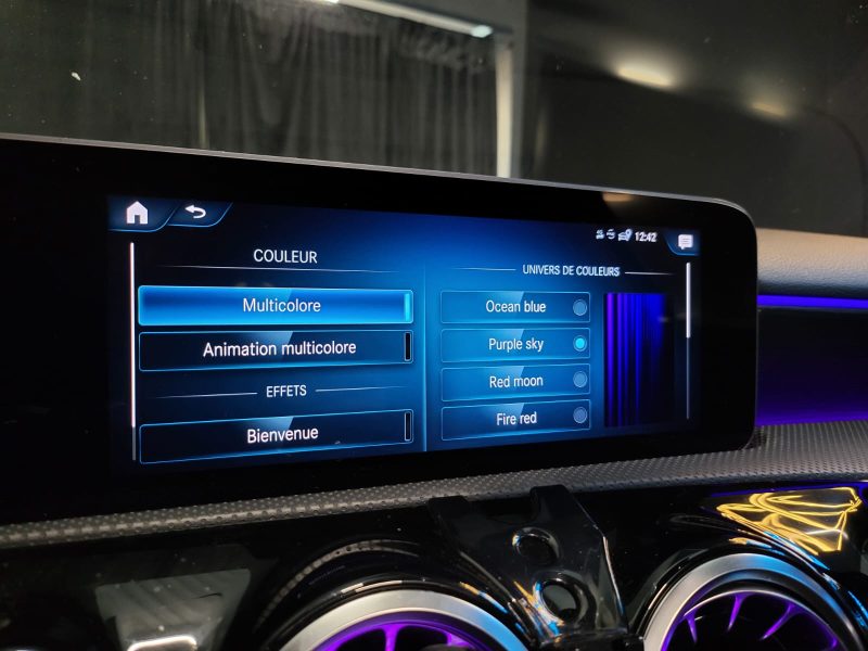 MERCEDES CLASSE A 200 163cv AMG LINE / SUIVI COMPLET MERCEDES / SIEGES ELECTRIQUES / TOIT OUVRANT / 