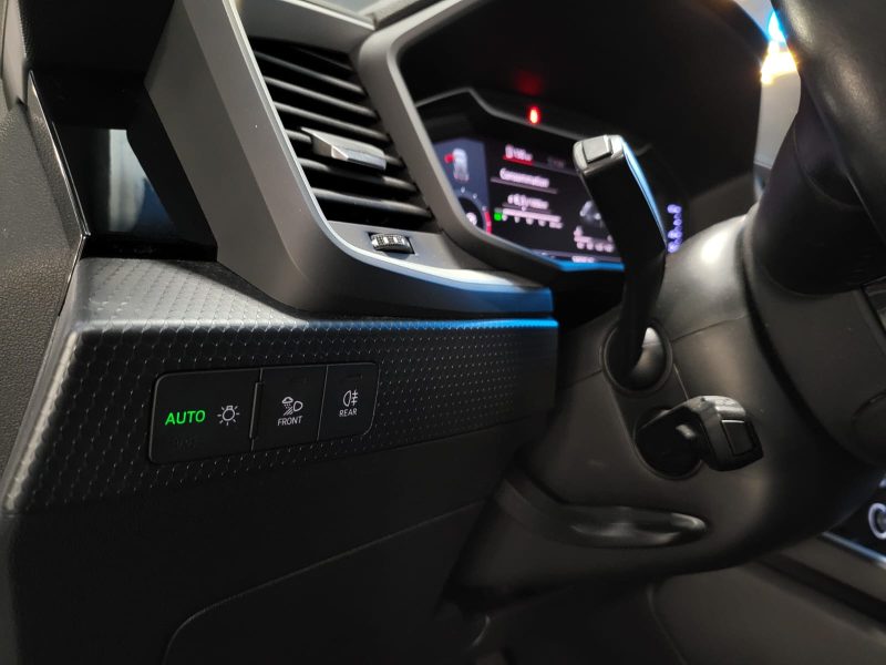 AUDI A1 30 TFSI 116cv DESIGN LUXE / SIEGES CHAUFFANTS + CARPLAY + CAMERA DE RECUL + VIRTUAL COCKPIT 