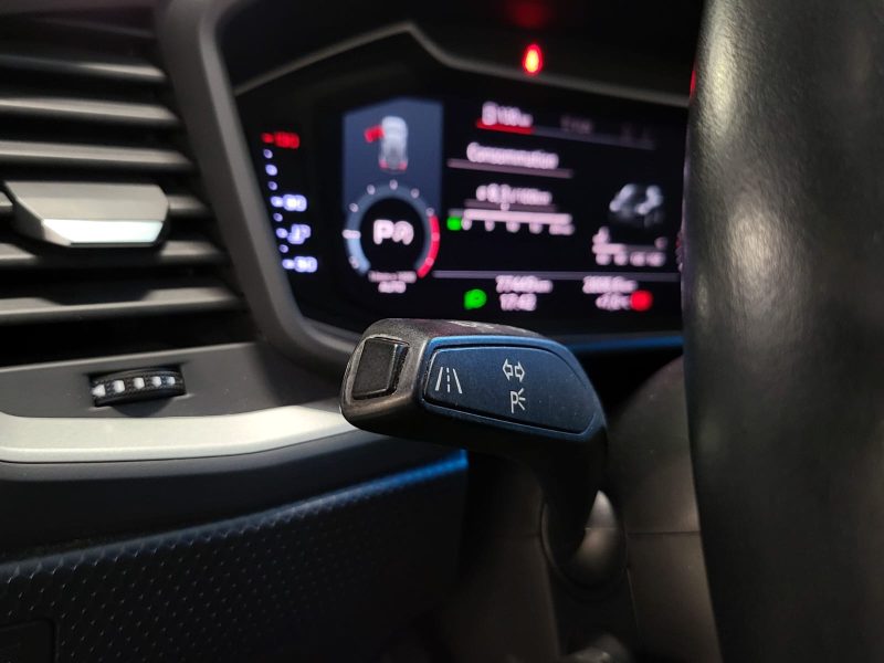 AUDI A1 30 TFSI 116cv DESIGN LUXE / SIEGES CHAUFFANTS + CARPLAY + CAMERA DE RECUL + VIRTUAL COCKPIT 