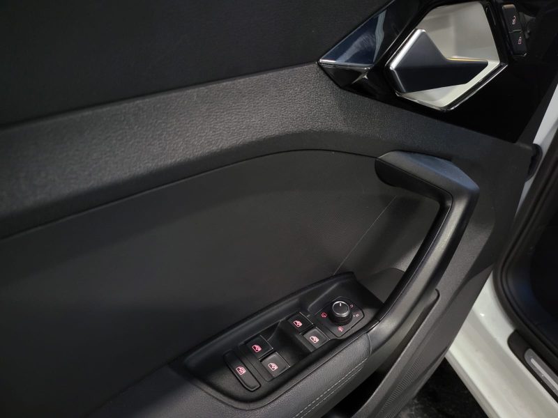 AUDI A1 30 TFSI 116cv DESIGN LUXE / SIEGES CHAUFFANTS + CARPLAY + CAMERA DE RECUL + VIRTUAL COCKPIT 