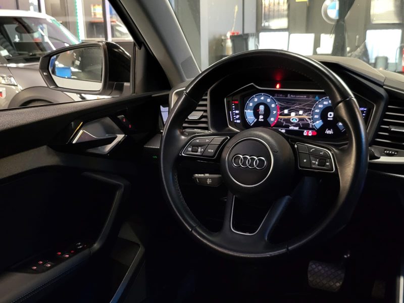 AUDI A1 30 TFSI 116cv DESIGN LUXE / SIEGES CHAUFFANTS + CARPLAY + CAMERA DE RECUL + VIRTUAL COCKPIT 