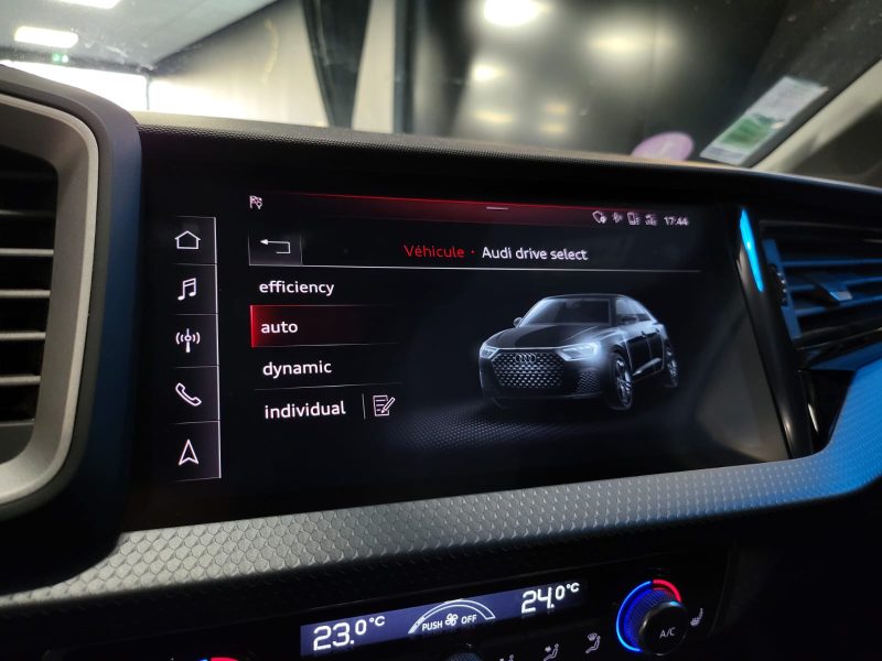 AUDI A1 30 TFSI 116cv DESIGN LUXE / SIEGES CHAUFFANTS + CARPLAY + CAMERA DE RECUL + VIRTUAL COCKPIT 