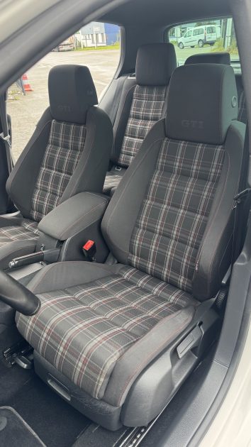 VOLKSWAGEN GOLF 2010