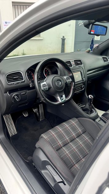 VOLKSWAGEN GOLF 2010