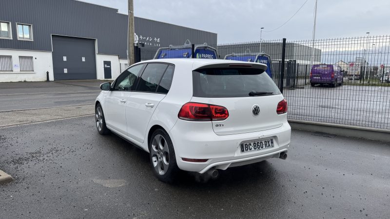 VOLKSWAGEN GOLF 2010