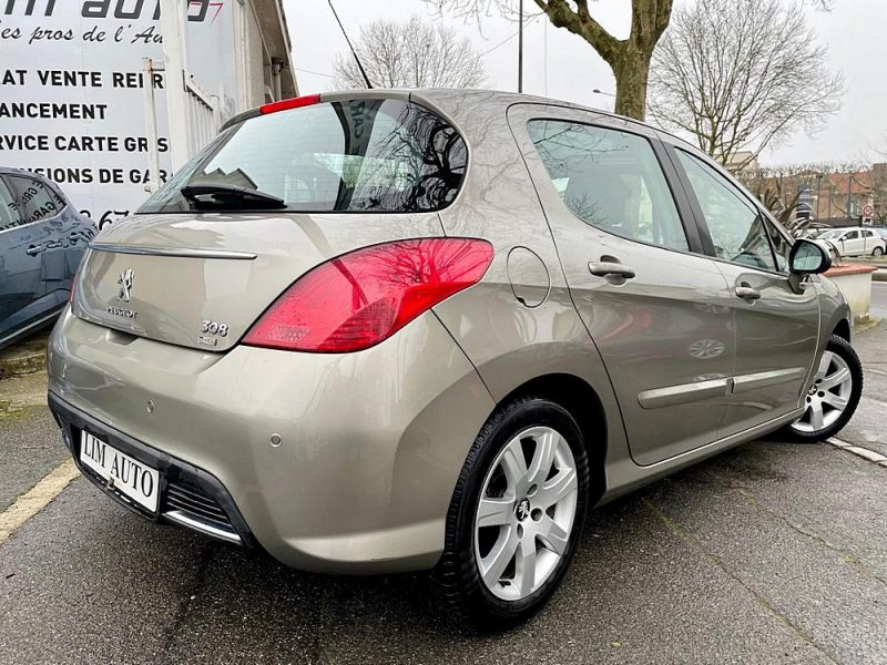 PEUGEOT 308 2013