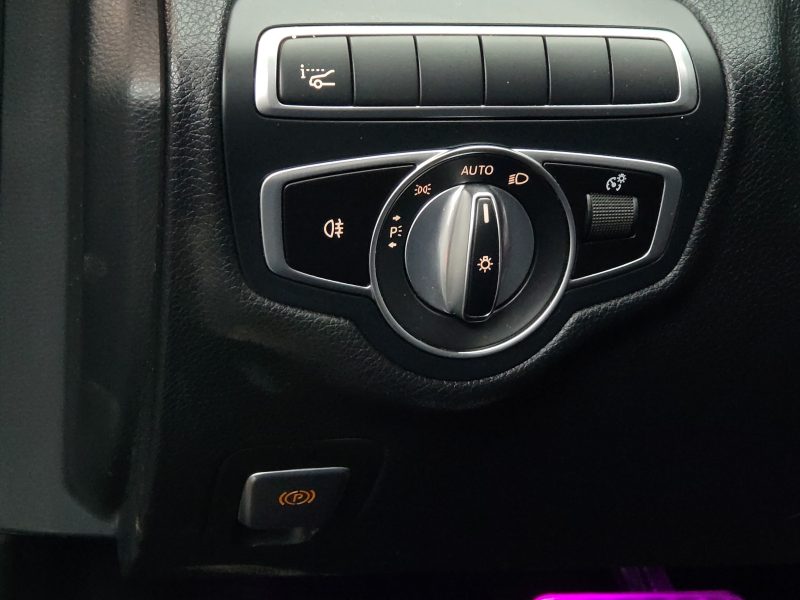 MERCEDES-BENZ CLASSE C Coupé 200 184cv AMG Line Boîte Auto 9G-Tronic