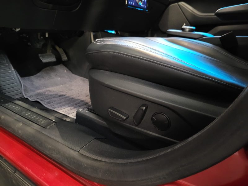 FORD MUSTANG MACH-E 269cv STANDARD RANGE PREMIUM RWD / 1ERE MAIN / PACK TECHNOLOGIQUE + / SIEGES ELE