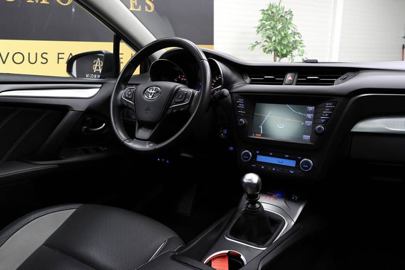 TOYOTA Avensis Touring Spt 112 D-4D - Executive