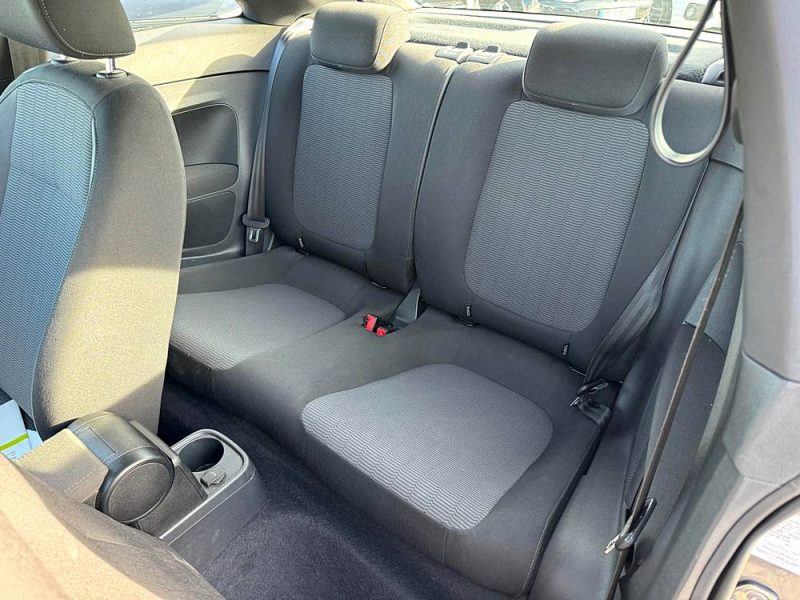 VOLKSWAGEN BEETLE 2015