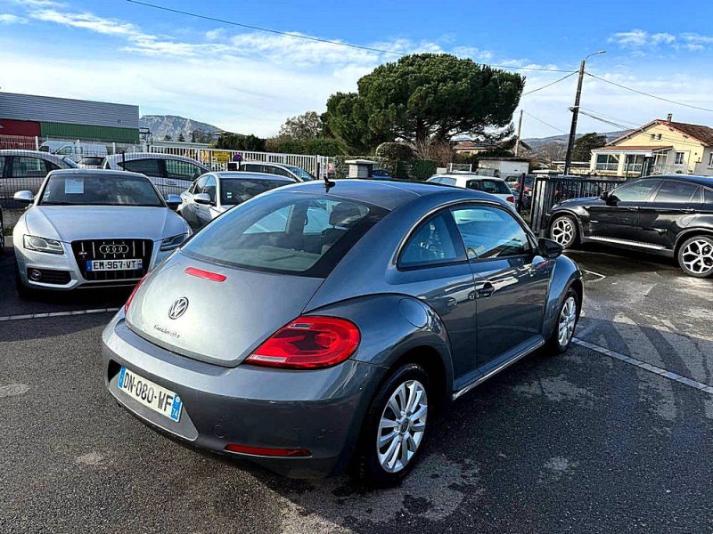 VOLKSWAGEN BEETLE 2015