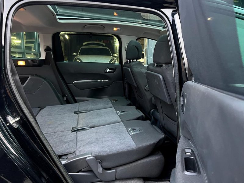 PEUGEOT 5008 PREMIUM 1.6 HDI 112 Cv TOIT PANORAMIQUE REGULATEUR BLUETOOTH CRIT AIR 2 - GARANTIE 1 AN