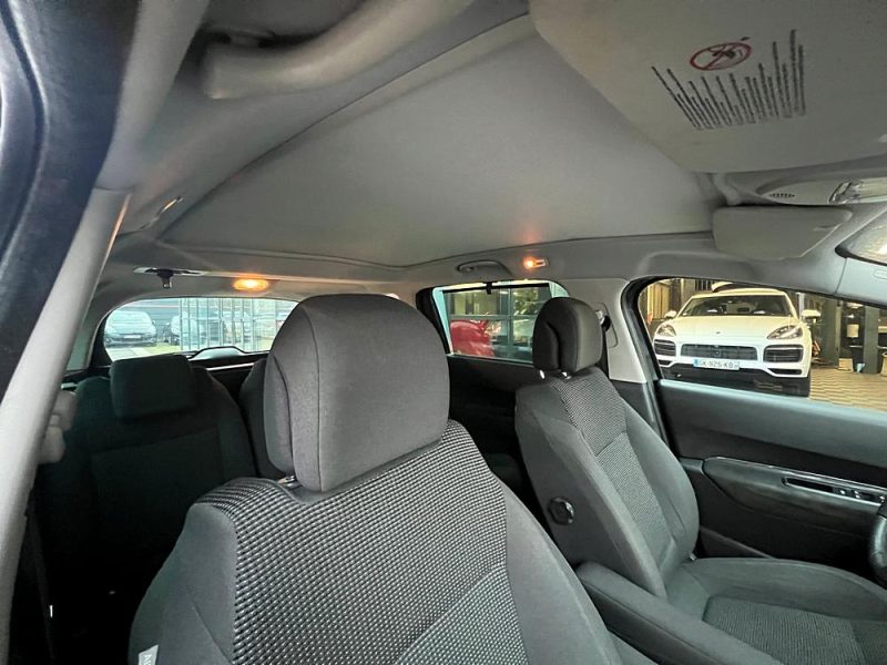 PEUGEOT 5008 PREMIUM 1.6 HDI 112 Cv TOIT PANORAMIQUE REGULATEUR BLUETOOTH CRIT AIR 2 - GARANTIE 1 AN
