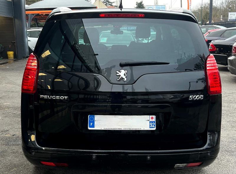 PEUGEOT 5008 PREMIUM 1.6 HDI 112 Cv TOIT PANORAMIQUE REGULATEUR BLUETOOTH CRIT AIR 2 - GARANTIE 1 AN