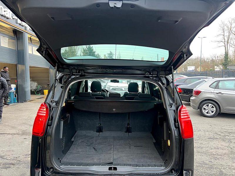 PEUGEOT 5008 PREMIUM 1.6 HDI 112 Cv TOIT PANORAMIQUE REGULATEUR BLUETOOTH CRIT AIR 2 - GARANTIE 1 AN