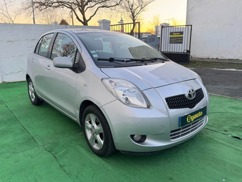 TOYOTA VITZ (_P9_) 2007
