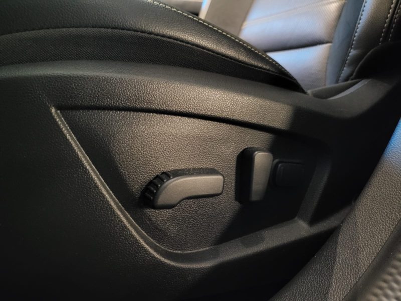 RENAULT ARKANA 1.5 143cv E-TECH SUIVI RENAULT / SIEGES ELECTRIQUES / TOIT OUVRANT / CAMERA / BOSE 