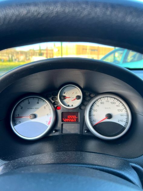 PEUGEOT 206+ 2011 1.1 60cv Urban / CT OK / Distribution Neuve / CT OK 