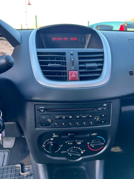 PEUGEOT 206+ 2011 1.1 60cv Urban / CT OK / Distribution Neuve / CT OK 