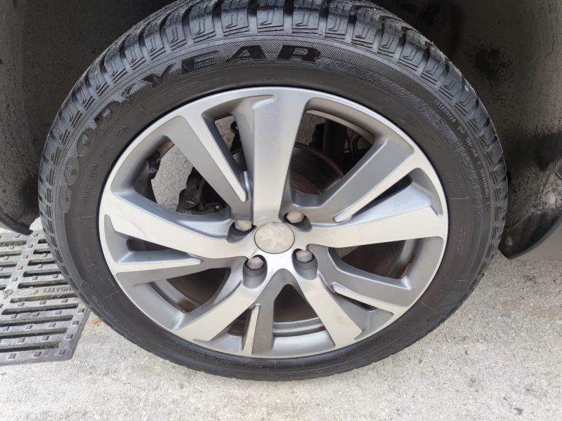 PEUGEOT 2008 Allure 1.6 BlueHDi 120ch 