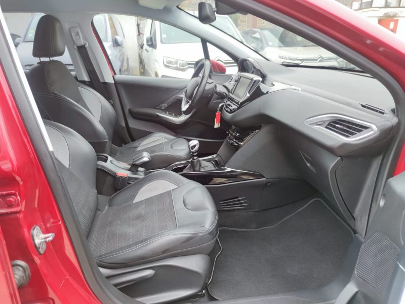 PEUGEOT 2008 Allure 1.6 BlueHDi 120ch 