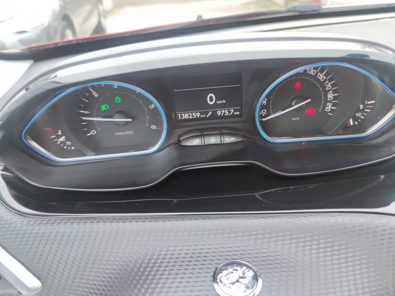 PEUGEOT 2008 Allure 1.6 BlueHDi 120ch 